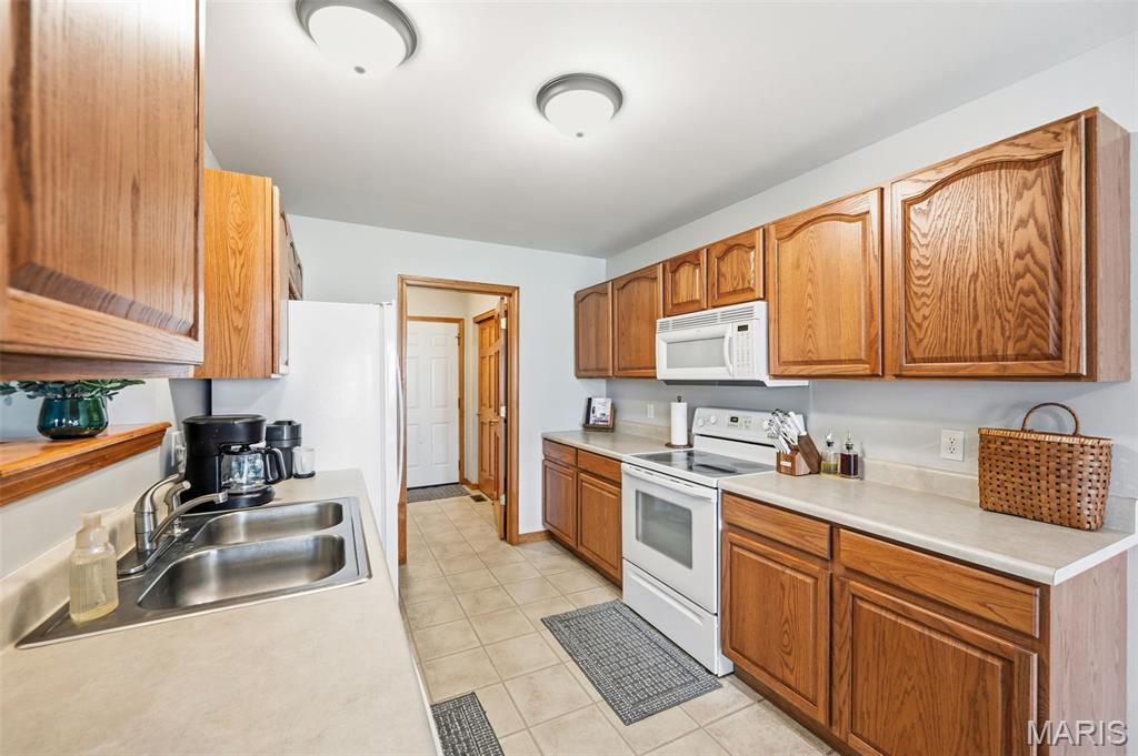 Oakview Villas & Arlington Condos - Residential