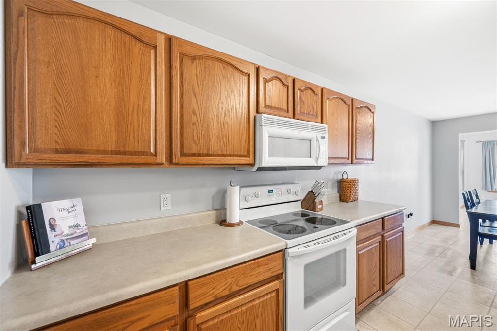 Oakview Villas & Arlington Condos - Residential