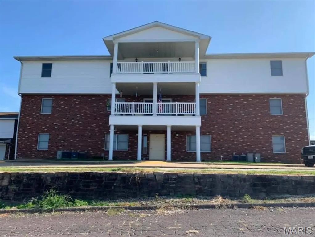 702 Clearview Drive 1