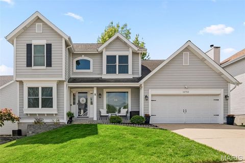 Photo of 16762 Kingstowne Estates Drive, Wildwood, MO 63011 (MLS # 26022326)