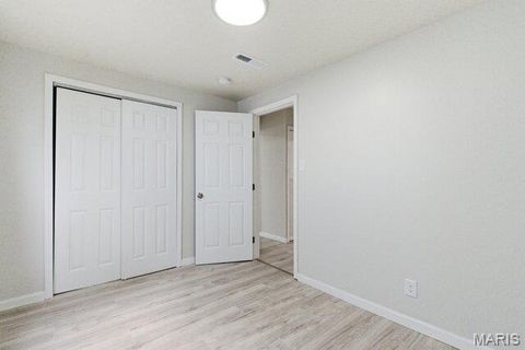 Tiny photo for 512 W Cherry Street, Winfield, MO 63389 (MLS # 26021455)