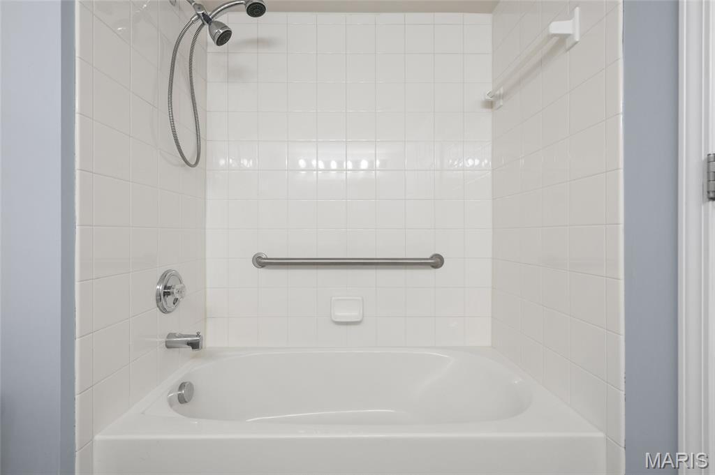 Arbor Creek Condo - Residential