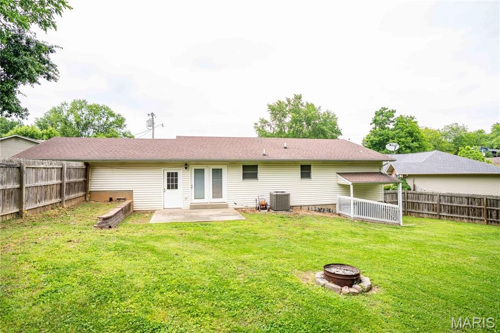Photo of 1302 Annette Lane, Jackson, MO 63755 (MLS # 26032290)