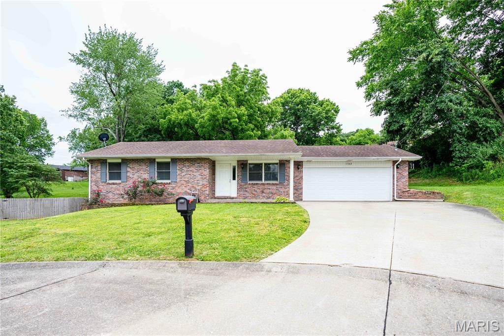 Photo of 1302 Annette Lane, Jackson, MO 63755 (MLS # 26032290)