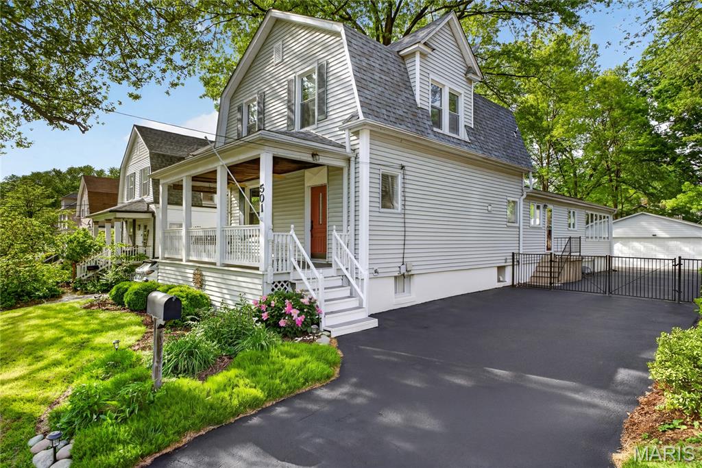 Tuxedo Park - Residential