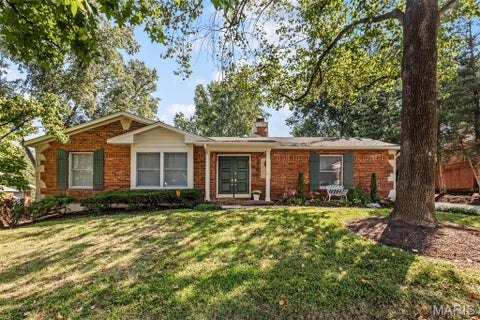 Photo of 566 Windsor Mill Drive, Ballwin, MO 63011 (MLS # 26060698)
