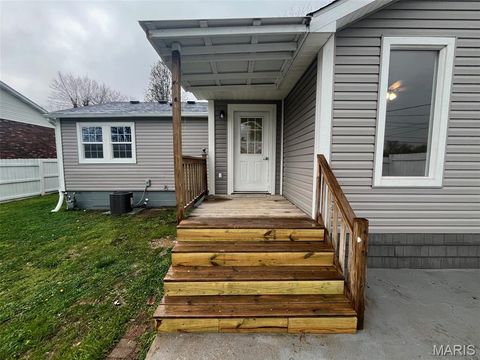 Tiny photo for 503 Bonnie Street, Potosi, MO 63664 (MLS # 26019161)