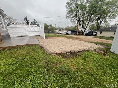 Tiny photo for 503 Bonnie Street, Potosi, MO 63664 (MLS # 26019161)