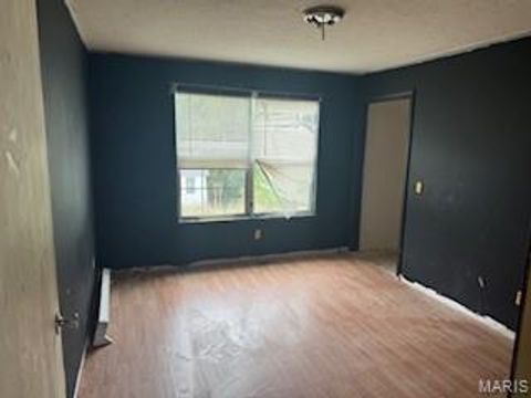 Tiny photo for 401 Julie Court, Elsberry, MO 63343 (MLS # 25065048)