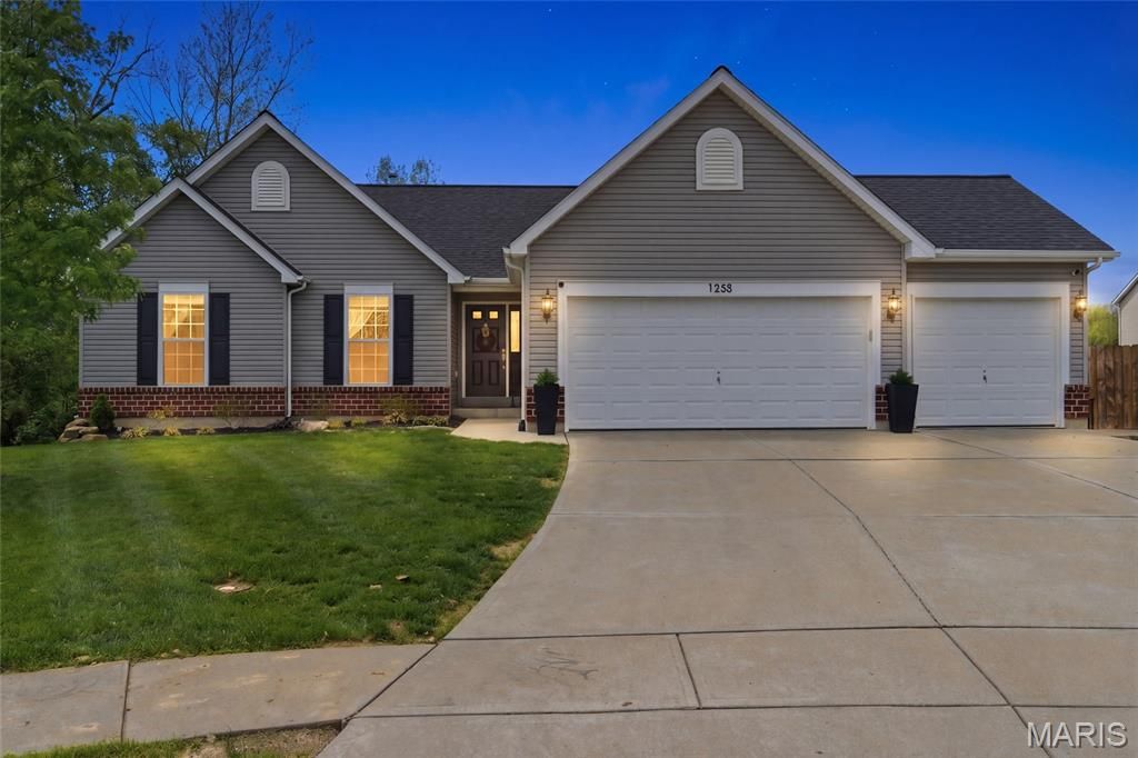 Photo of 1233 Sonoma Way, Pacific, MO 63069 (MLS # 26022398)