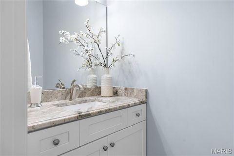 Tiny photo for 4 Colonial Hills Drive, Creve Coeur, MO 63141 (MLS # 26017830)