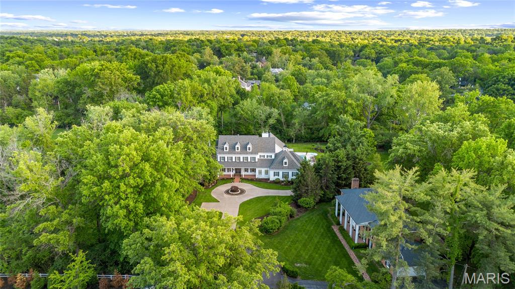 4 Colonial Hills Drive