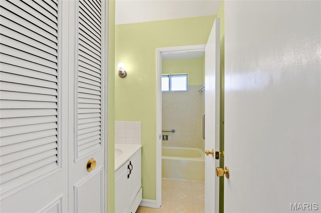 St Chas Hills #3 - Residential