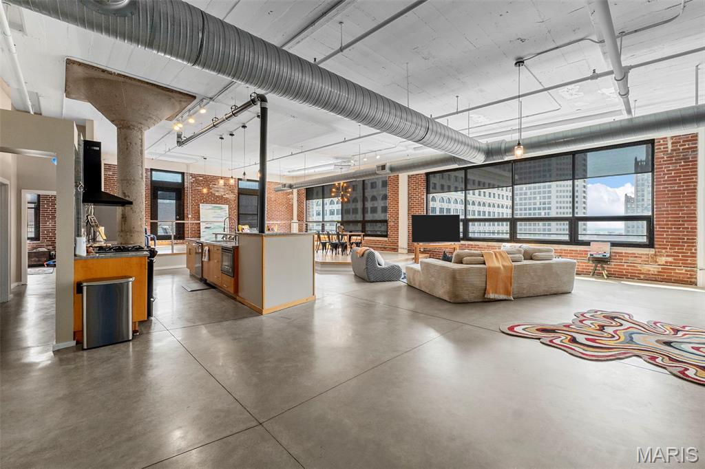 1010 Saint Charles Street 1102