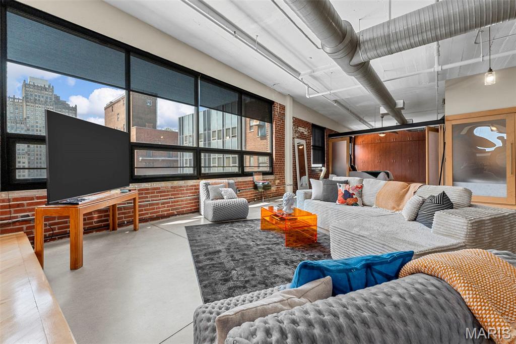 1010 Saint Charles Street 1102