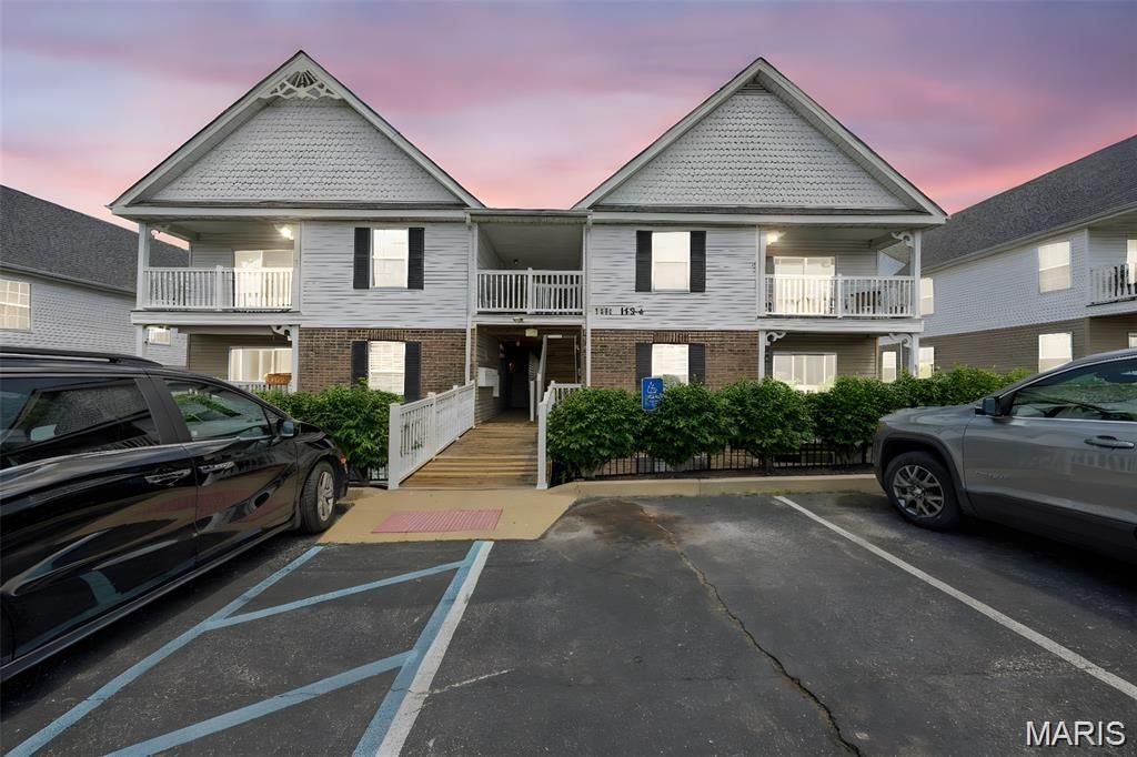 Photo of 1131 Saravalle Drive, St Peters, MO 63376 (MLS # 25073422)