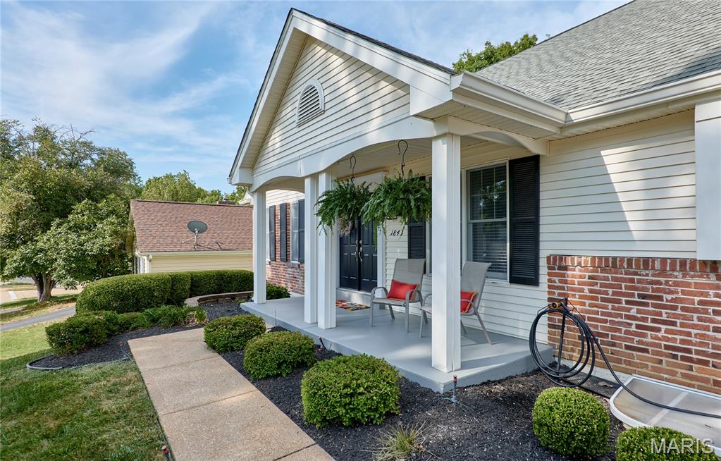 1843 Shadywood Court