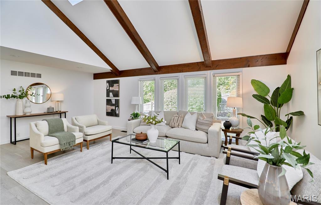 1843 Shadywood Court