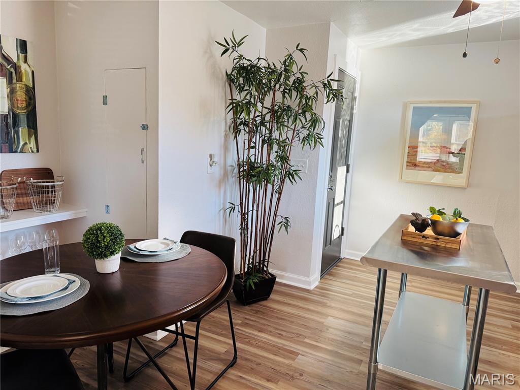 Alton, Illinois 62002, United States, 3 Bedrooms Bedrooms, ,2 BathroomsBathrooms,Residential,Pending,236197