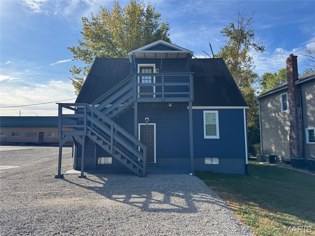 Alton, Illinois 62002, United States, 3 Bedrooms Bedrooms, ,2 BathroomsBathrooms,Residential,Pending,236197