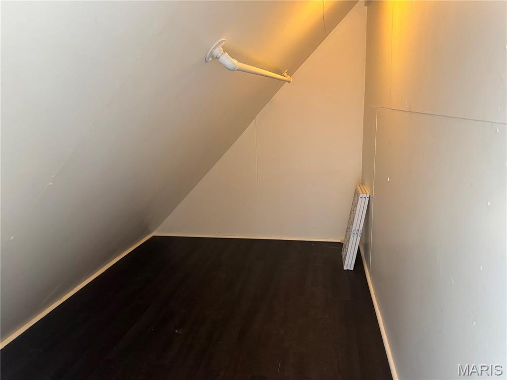 Alton, Illinois 62002, United States, 3 Bedrooms Bedrooms, ,2 BathroomsBathrooms,Residential,Pending,236197