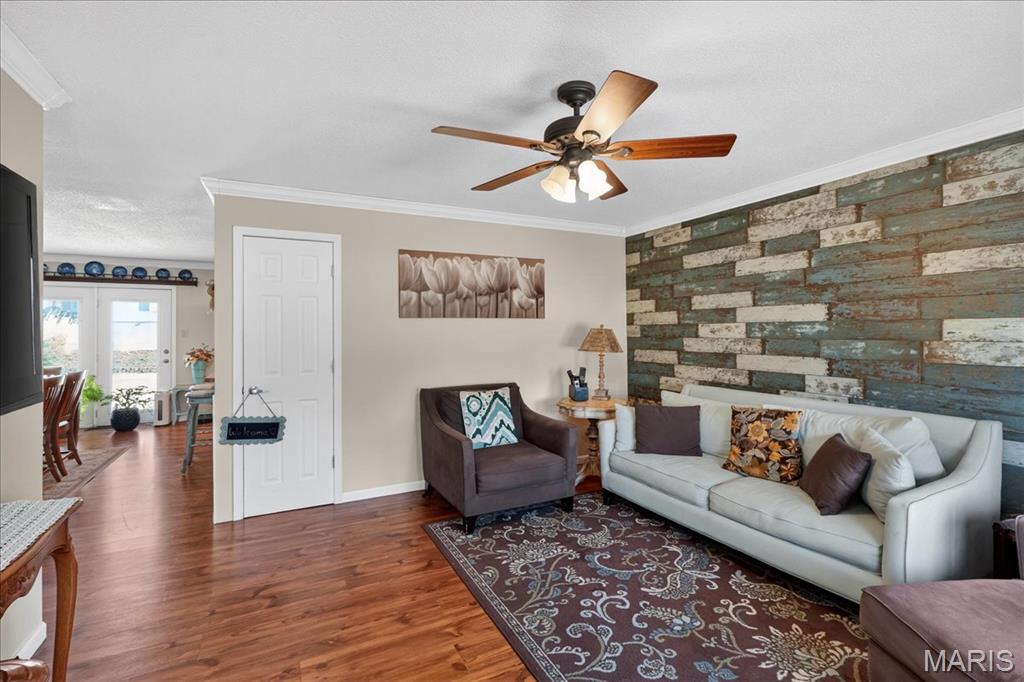 Coach Light Village 4 - Residential