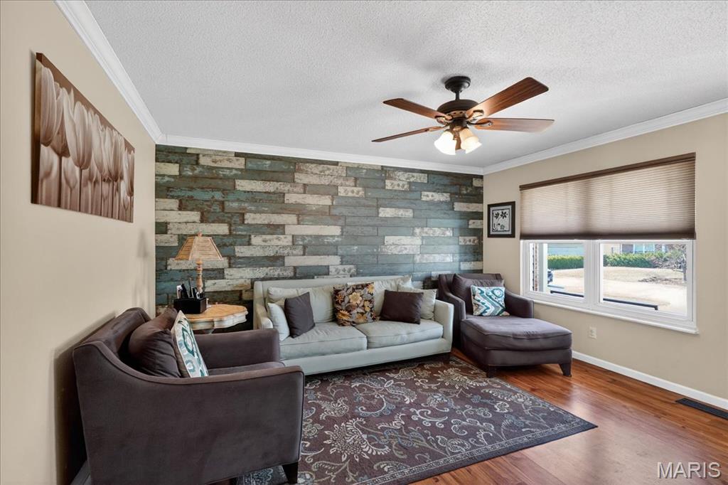 Coach Light Village 4 - Residential