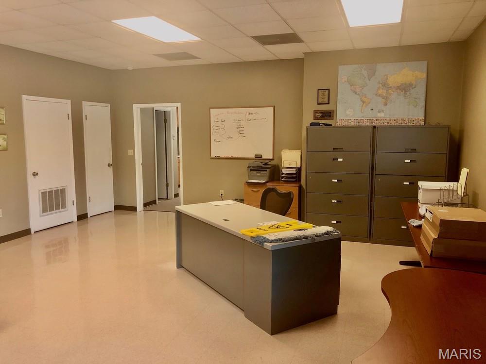 Hillcrest Manor - Commercial Lease