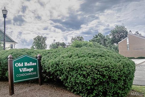 Photo of 648 Coeur De Royale Drive #B, Creve Coeur, MO 63141 (MLS # 25055172)