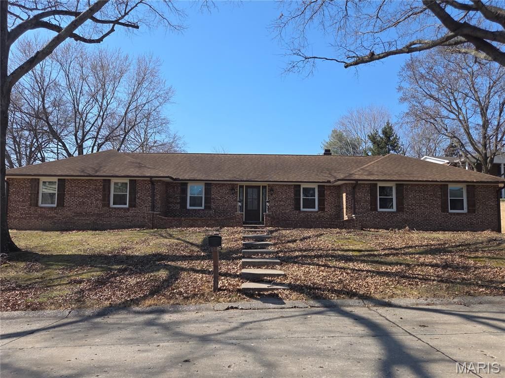 Photo of 611 La Petitte Court, Cape Girardeau, MO 63701 (MLS # 26026764)
