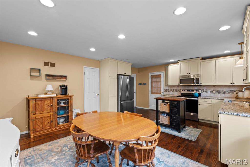 Pebble Hill 4 - Residential