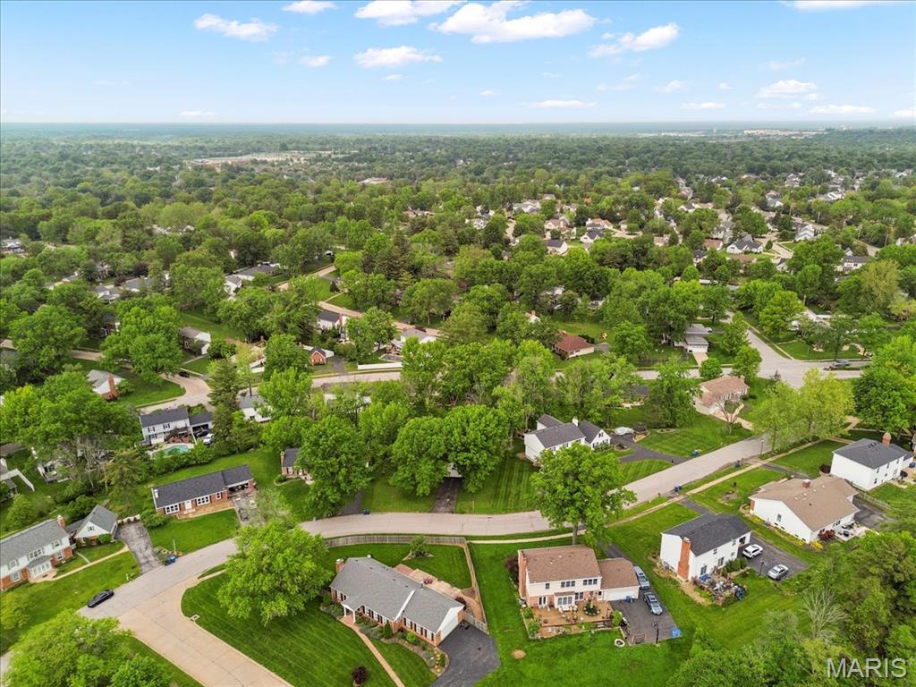 Ballwin, Missouri 63011, United States, 4 Bedrooms Bedrooms, ,3 BathroomsBathrooms,Residential,Pending,128666