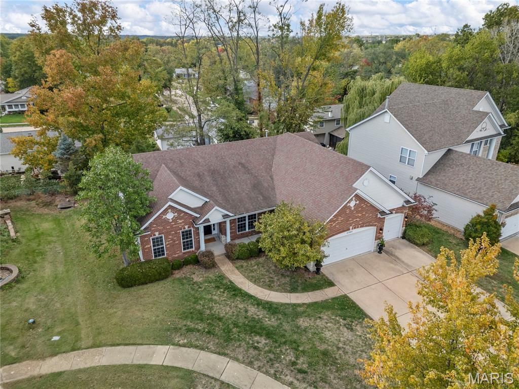 Photo of 2364 The Courts Drive, Chesterfield, MO 63017 (MLS # 25073385)