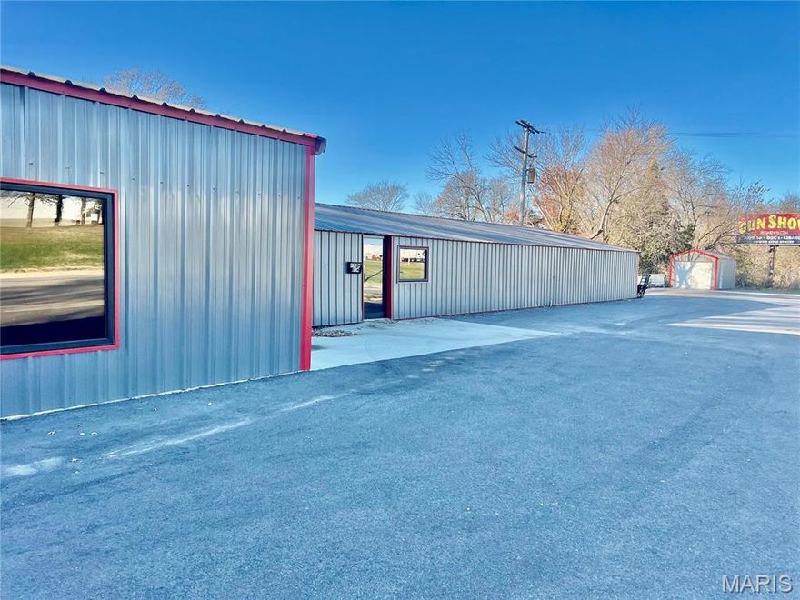 LOCATION at its BEST ON THE HISTORIC ROUTE 66- WEST ELM ST. THIS RECENTLY REMODELED BUILDING OFFERING 2 LOTS , 1/2 ACRE EACH.  THIS  3770  SQ FT OF OPEN SPACE.... ITS A CLEAN SLATE TO MOVE YOUR BUSINESS IN TO, OR START A NEW ONE.  
 4 OVERHEAD DOORS, 5 IF  INCLUDING THE SEPARATE ONE CAR DETACHED - STORAGE BUILDING.  A GREAT AMOUNT OF PARKING SPACE. 5 MINI SPLIT HEAT- AIR UNITS.  2 BATHROOMS.  A BILLBOARD ON THE PROPERTY OFFERS ADDITIONAL  lease ANNUAL INCOME.  THAT ALSO HAS A GARAGE DOOR. 
 LARGE CONCRETE & ASPHALT PARKING AREA  SIGNIFICANT REMODEL AND UPDATES IN 2023



INTERIOR PHOTOS COMING SOON. Location: City