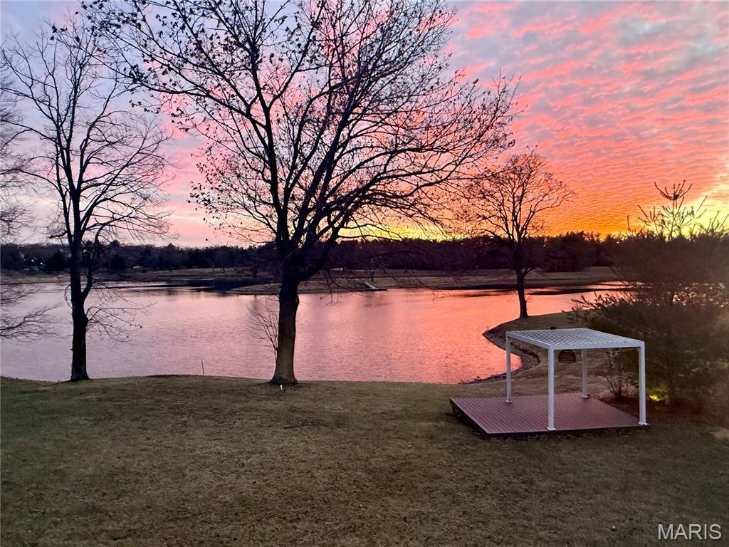 Photo of 17016 Lakeside Ridge, Chesterfield, MO 63005 (MLS # 26049604)