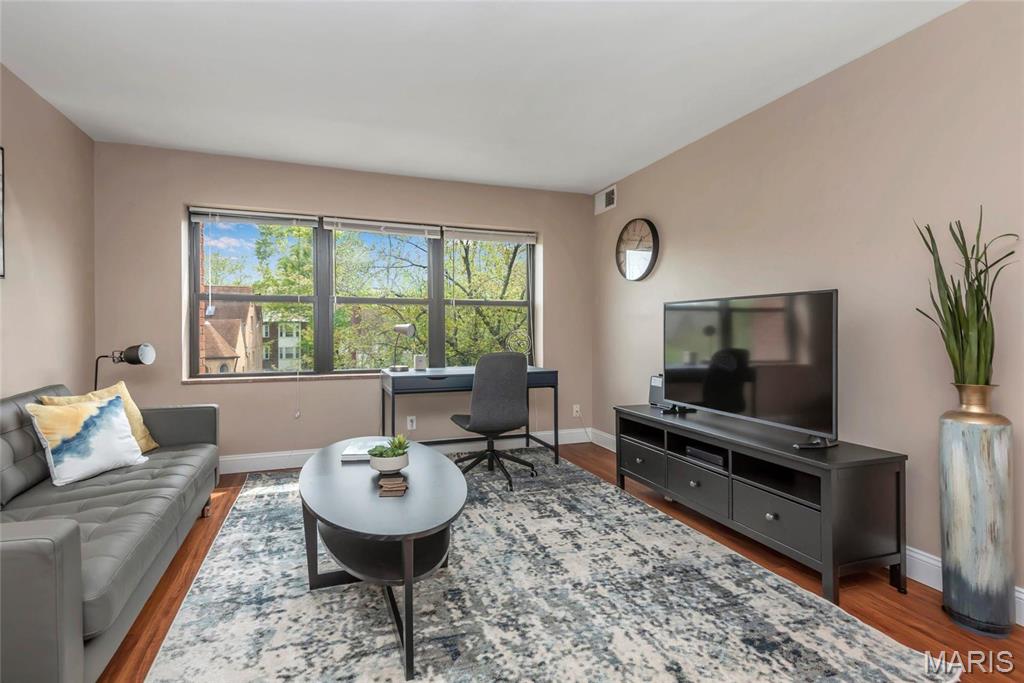 7553 Buckingham Drive