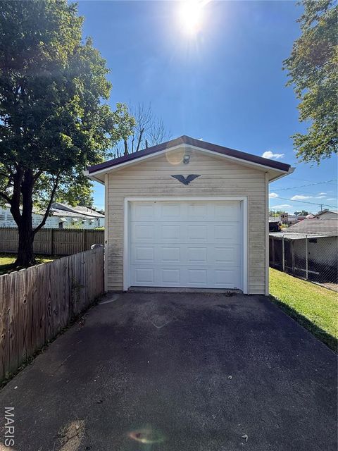 Tiny photo for 119 E Bibb Drive, Bowling Green, MO 63334 (MLS # 25066315)