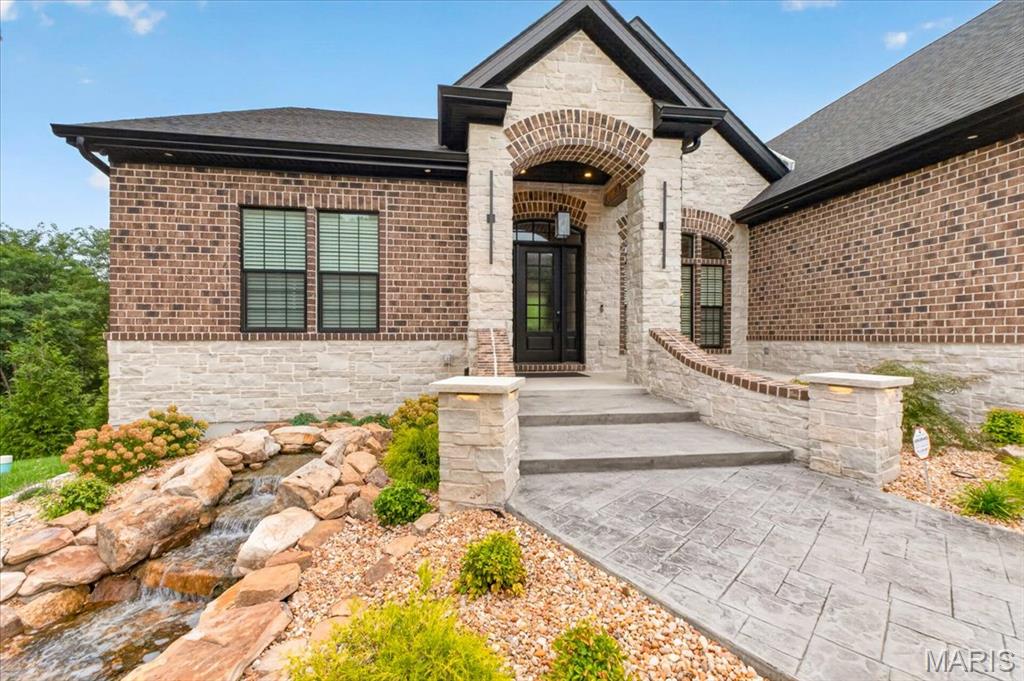 10 Crestwood Bend Court