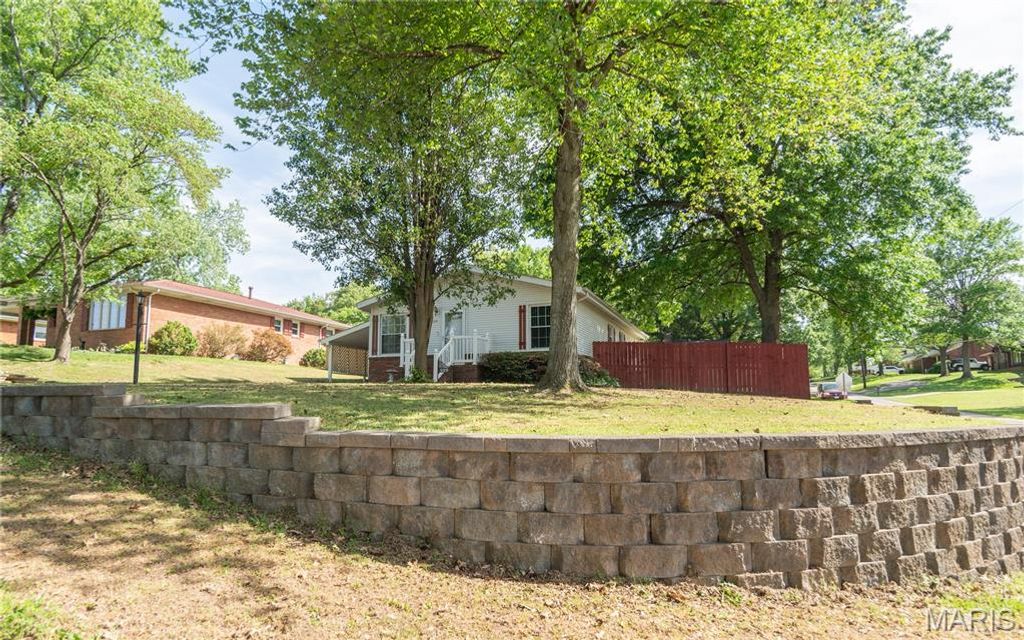Photo of 829 Whitman Street, Dexter, MO 63841 (MLS # 26024568)
