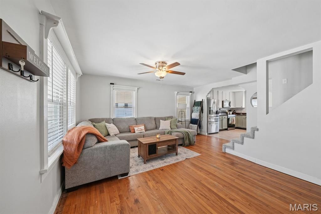 Photo of 404 E Lakeview Drive, Warrenton, MO 63383 (MLS # 26015383)