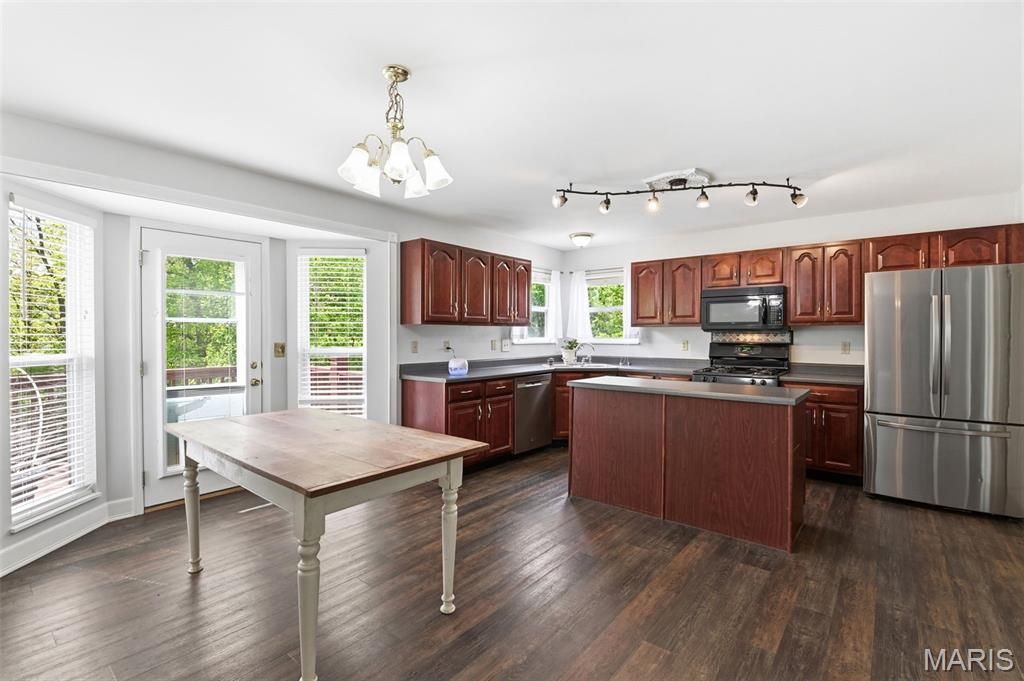 Photo of 49 Autumn Crest Court, Wentzville, MO 63385 (MLS # 26019538)