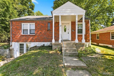Photo of 350 N New Florissant Road, St Louis, MO 63031 (MLS # 26057265)