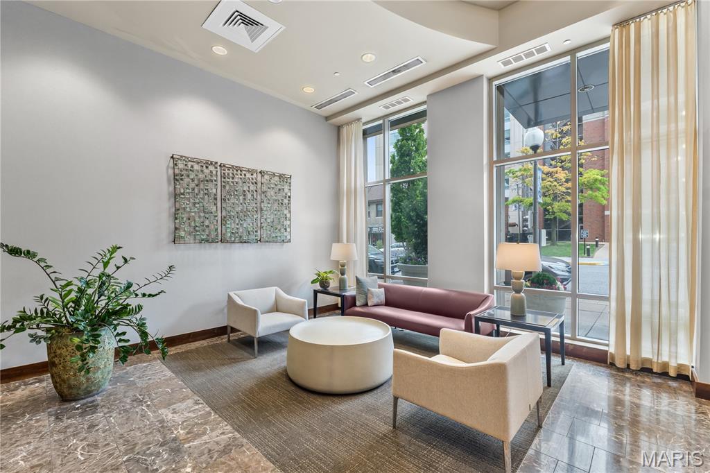 Park East Tower - Residential