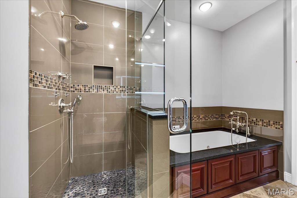 Park East Tower - Residential