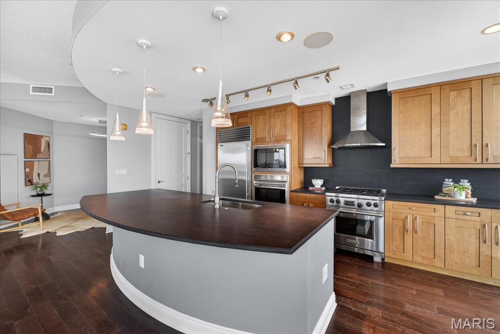 Park East Tower - Residential