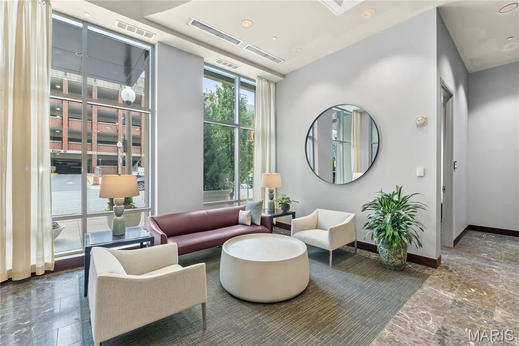 Park East Tower - Residential