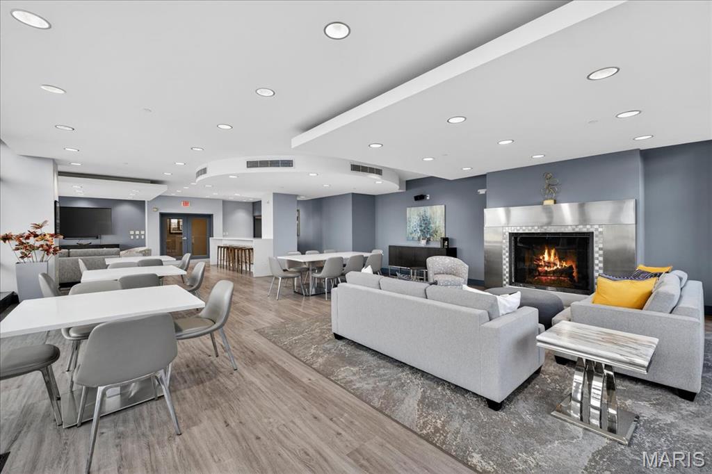 Park East Tower - Residential