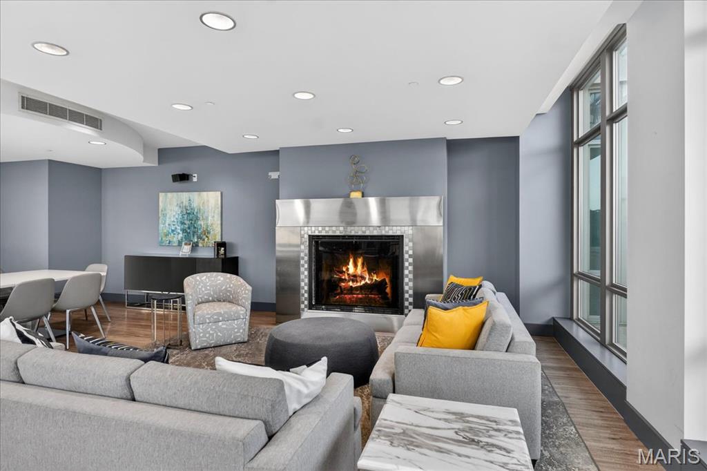 Park East Tower - Residential