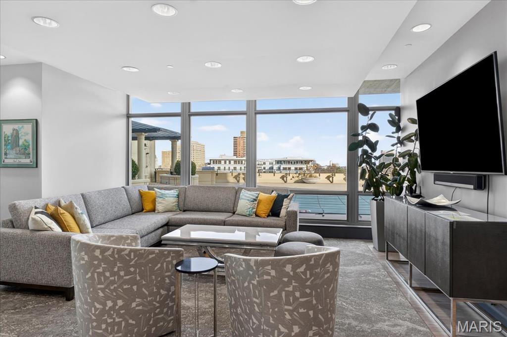 Park East Tower - Residential