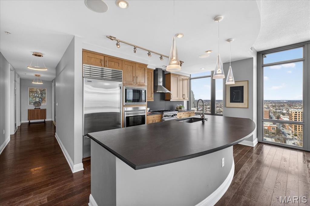 Park East Tower - Residential